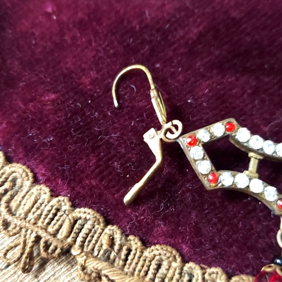 Czechoslovakian Drop Red Earrings - Picture 4 of 5